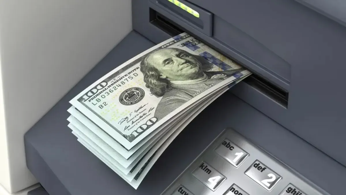 Dólar blue en Neuquén: a cuánto opera este viernes tras el avance en la competencia de monedas