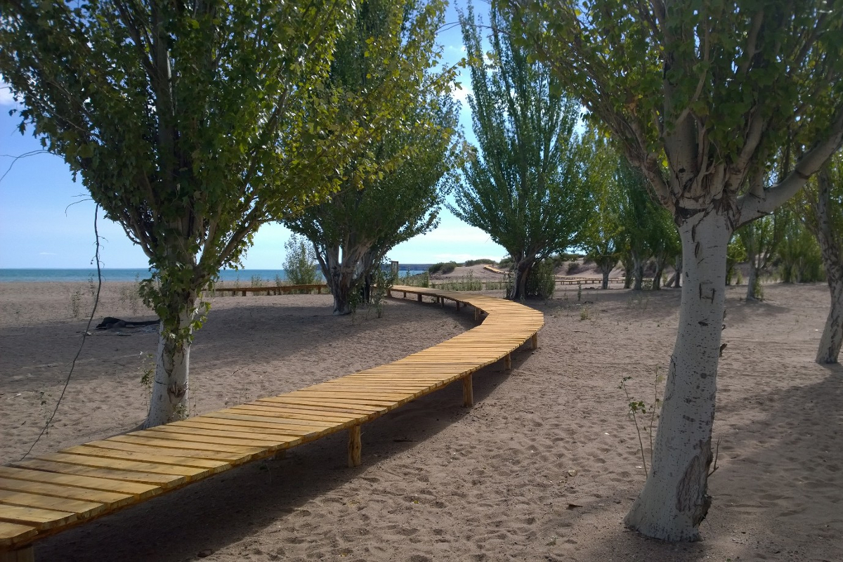 Pueblo Blanco, un paraíso de arenas blancas a una hora de Neuquén capital