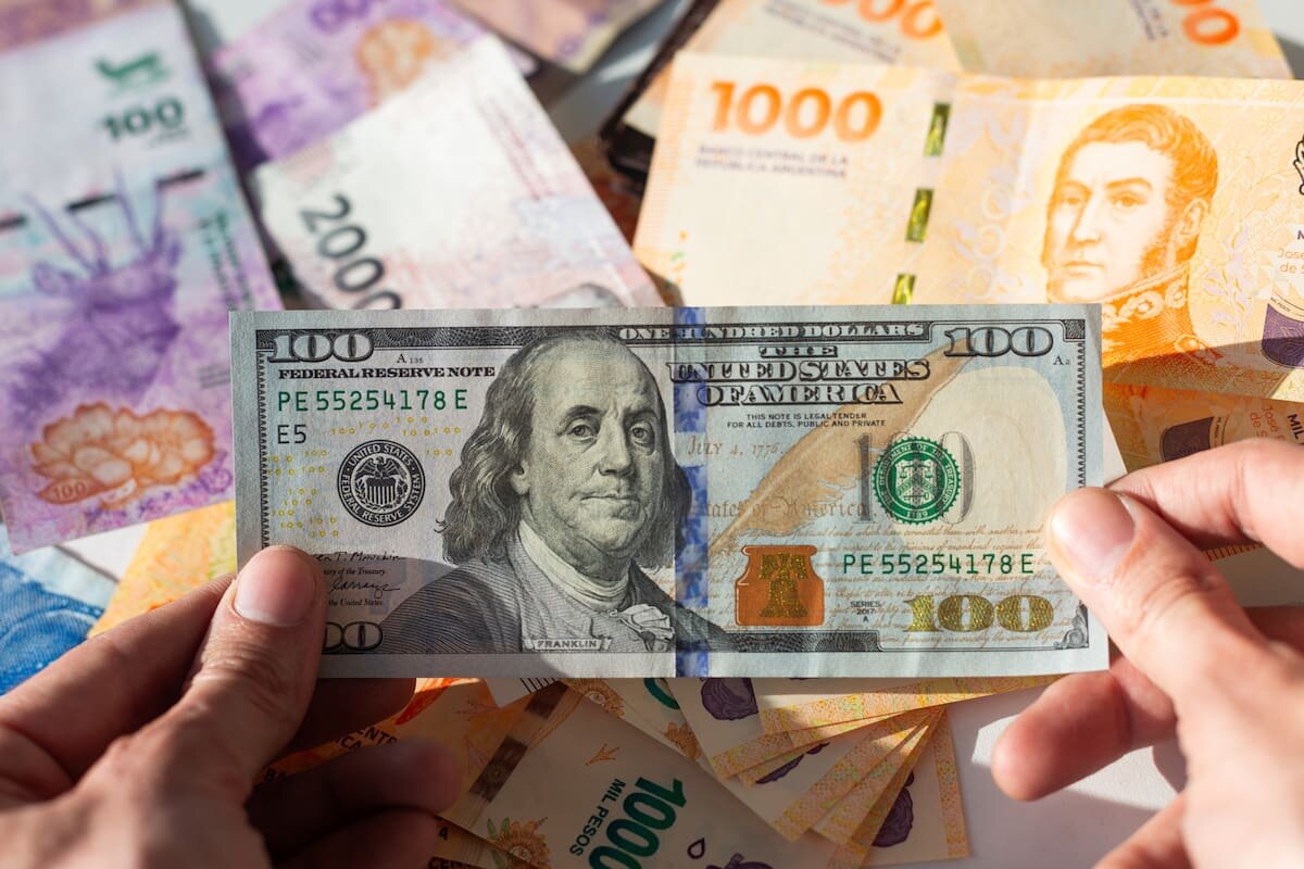 Dólar blue en Neuquén: a cuánto opera este jueves 23 de enero, con el FMI en Argentina