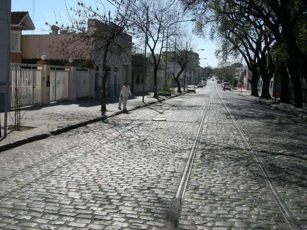 Creen que el policía acusado del crimen de su tía la mató para robarle $600 mil: tiene casi $14 millones en deudas