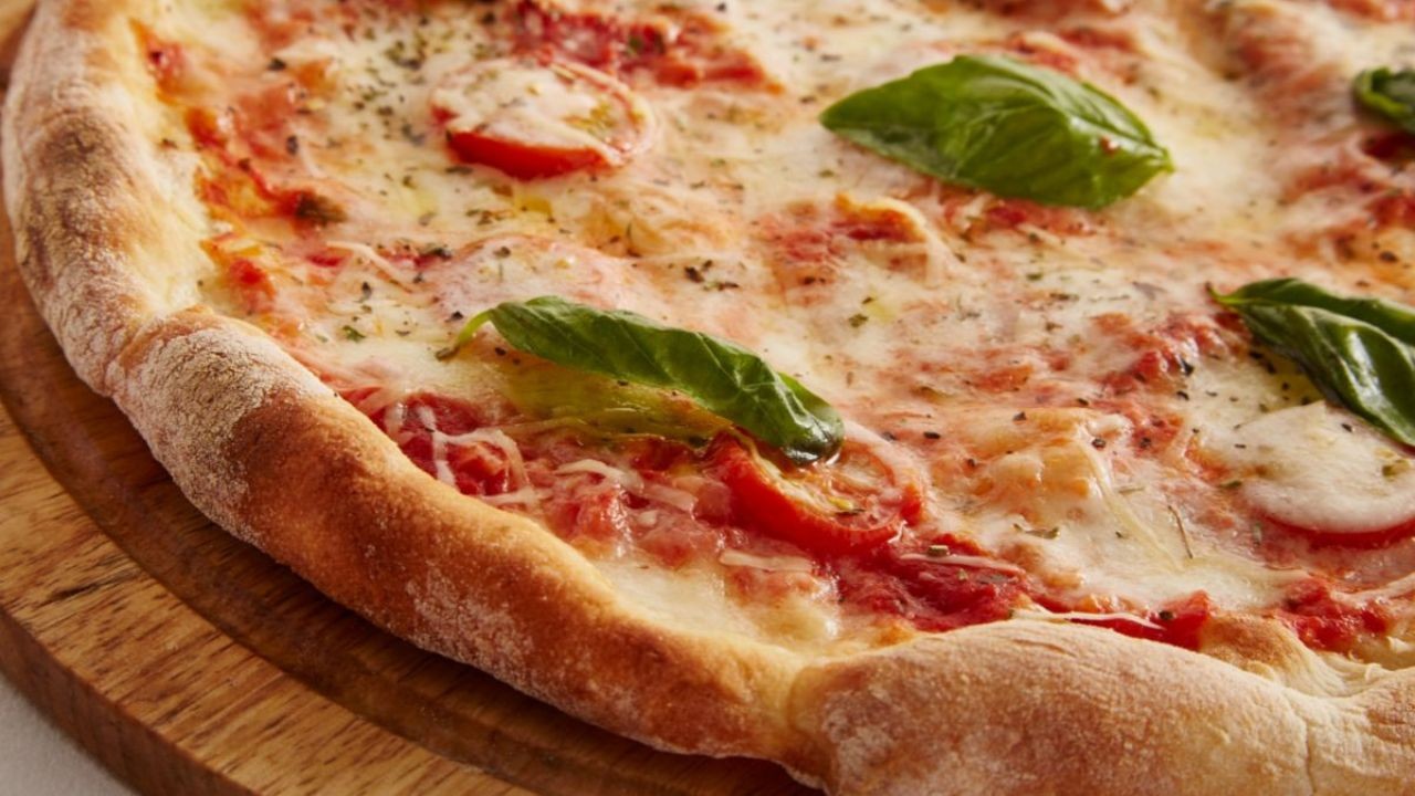 Noche de pizzas y empanadas con hasta 50% de descuento el 15 de septiembre