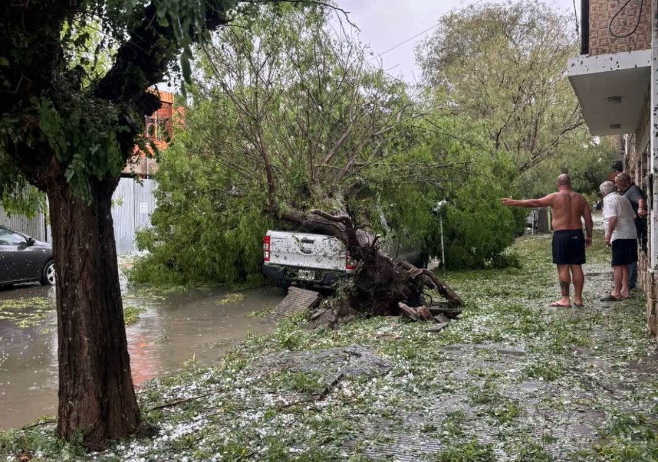 Fuerte tormenta y granizo en Bahía Blanca: valletanos testigos y ¿Se viene para acá?