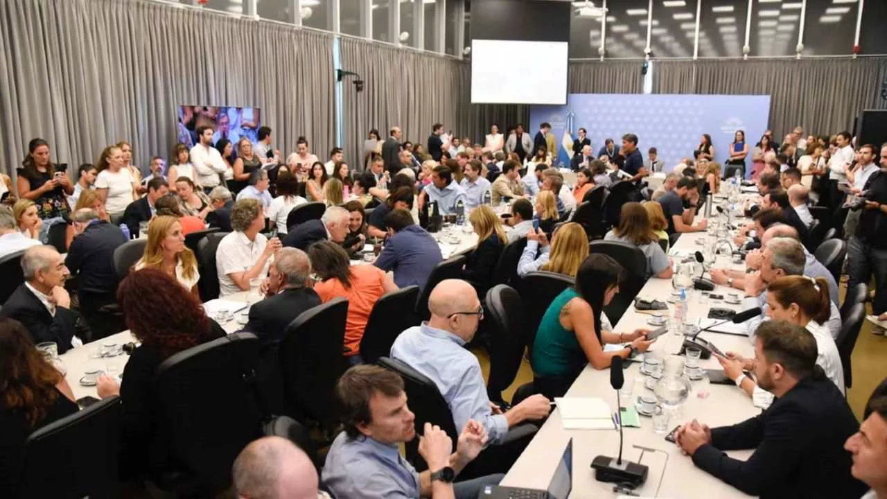 Suspensión de las PASO: el Gobierno ya piensa en los votos para el recinto y define la estrategia en el Senado