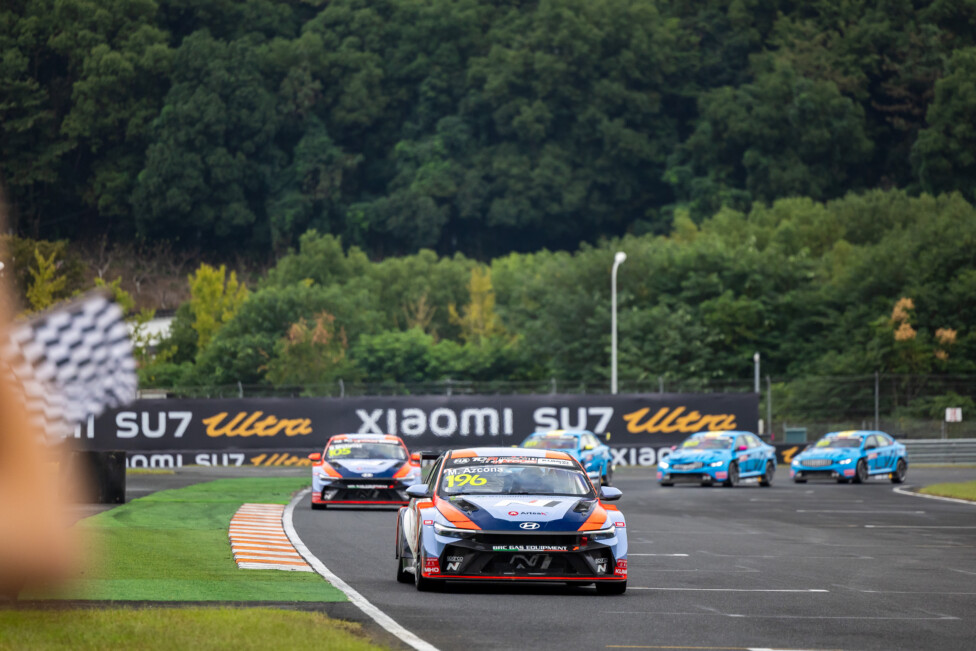 Azcona y Michelisz repitieron el 1-2 en Zhejiang y definen el título en Macao