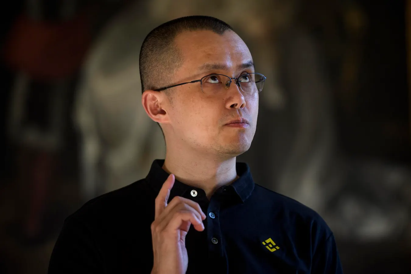 CZ de Binance cuestiona la transparencia en la selección de tokens listados
