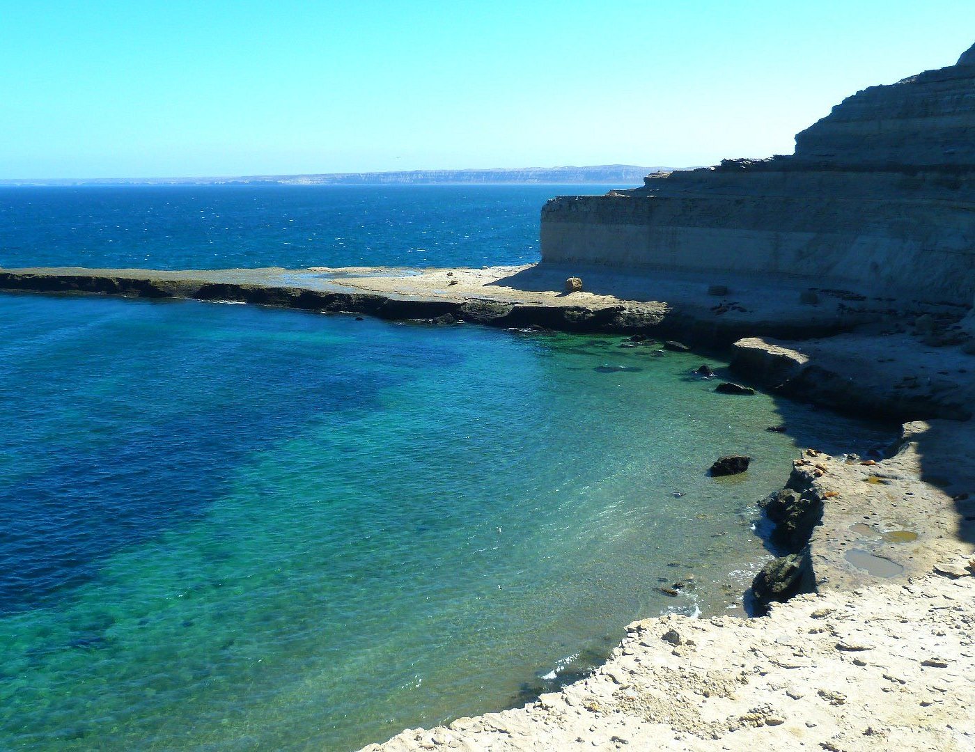 Buceo, playas de arena dorada, avistaje de delfines y más: qué hacer en el Sur en lo que resta del verano