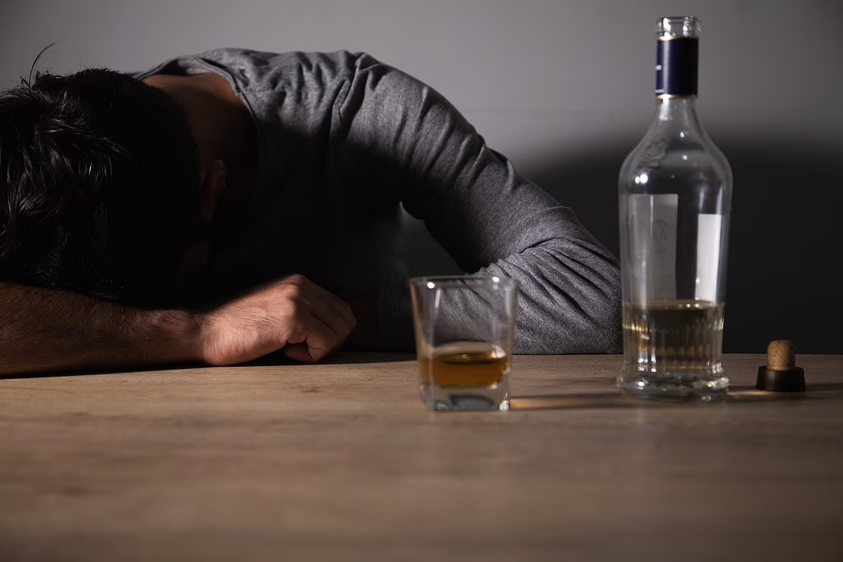 La grasa abdominal, la diabetes y el consumo de alcohol duplican el riesgo de enfermedad hepática