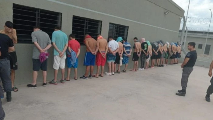 Jaldo trasladó a 100 presos que iniciaron huelga en Tucumán