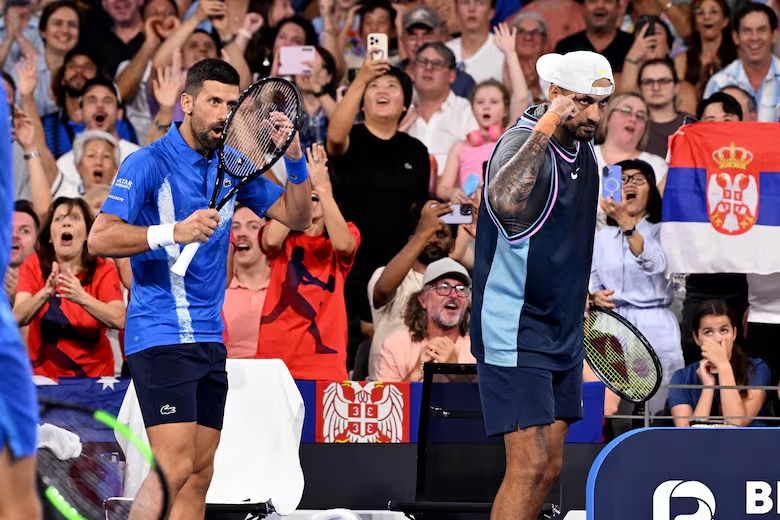 Novak Djokovic y Nick Kyrgios se divirtieron en el ATP de Brisbane: un triunfo entre risas, tiros espectaculares y nuevos desafíos