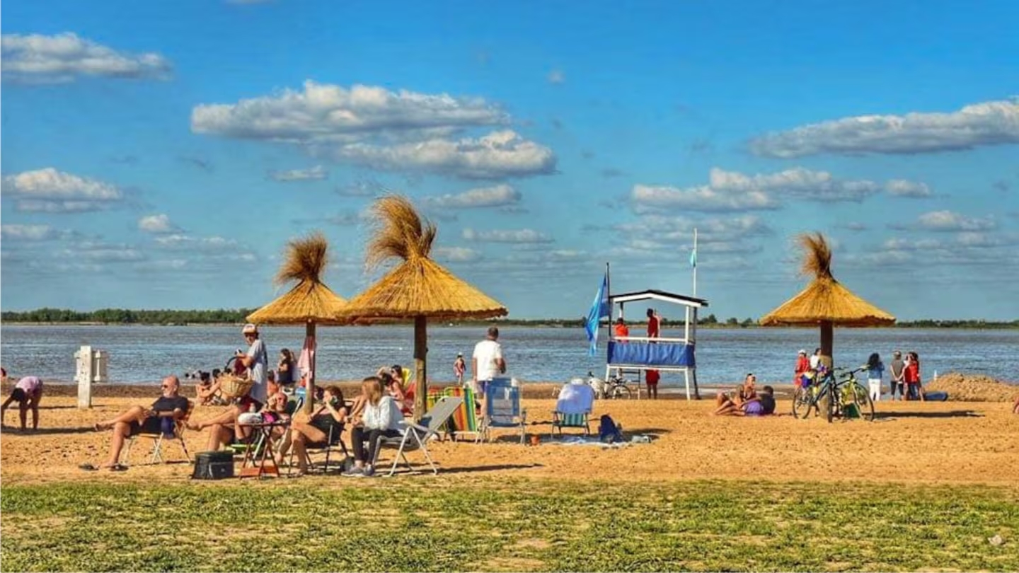 Ni Chascomús ni Chivilcoy: la pintoresca playa de río que está a dos horas de Buenos Aires