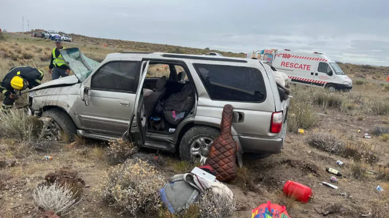 Una mujer murió en un vuelco en la Ruta 237: volvía con su esposo y su hija de vacaciones