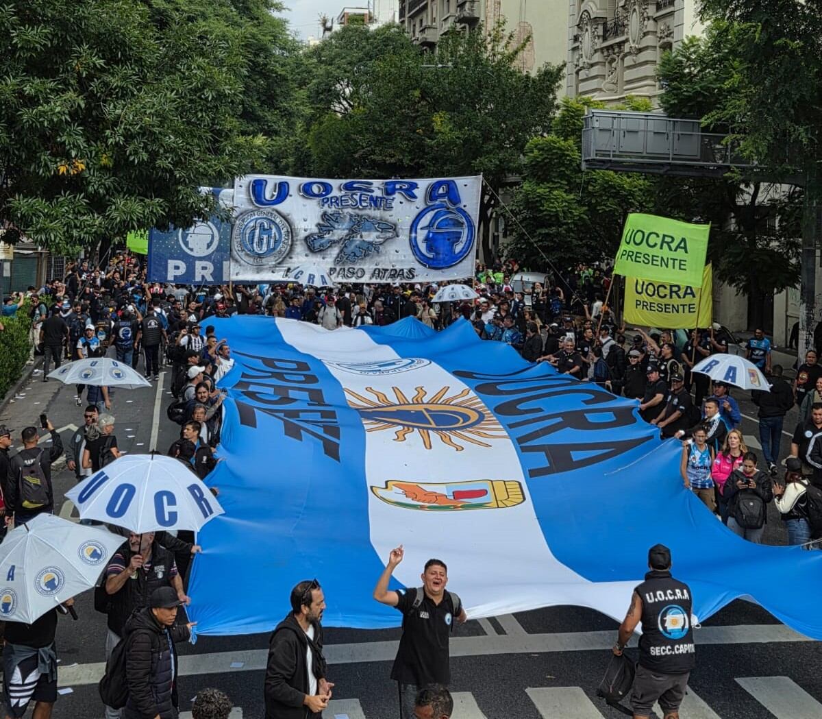 Marcha de jubilados: fuerte presencia gremial y ausencia de líderes en la imagen que dejó la CGT