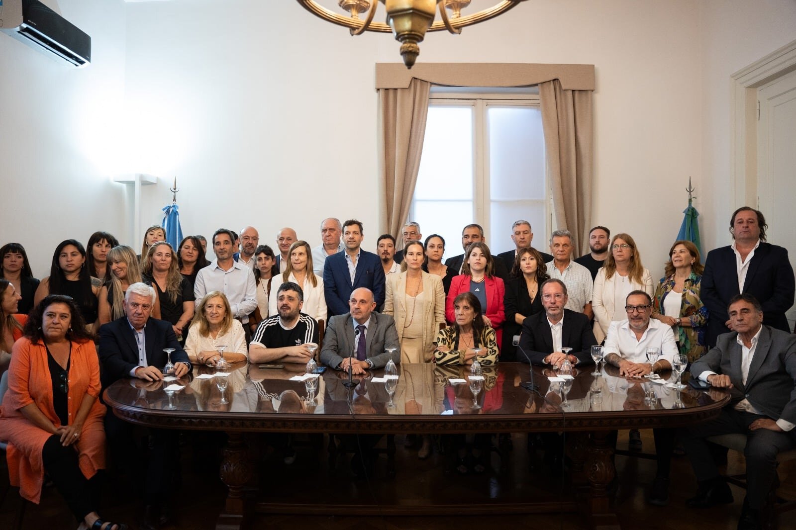 El peronismo impulsa cambios en la ley que prohíbe reelecciones indefinidas en PBA